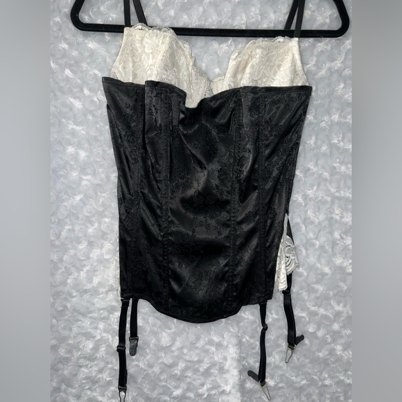Fredericks of Hollywood Lace Bustier Corset - Black and White Size 34 - Picture 1 of 6